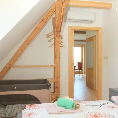 Apartman Nella Valtice Exterior photo